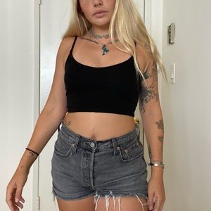Black cropped tank